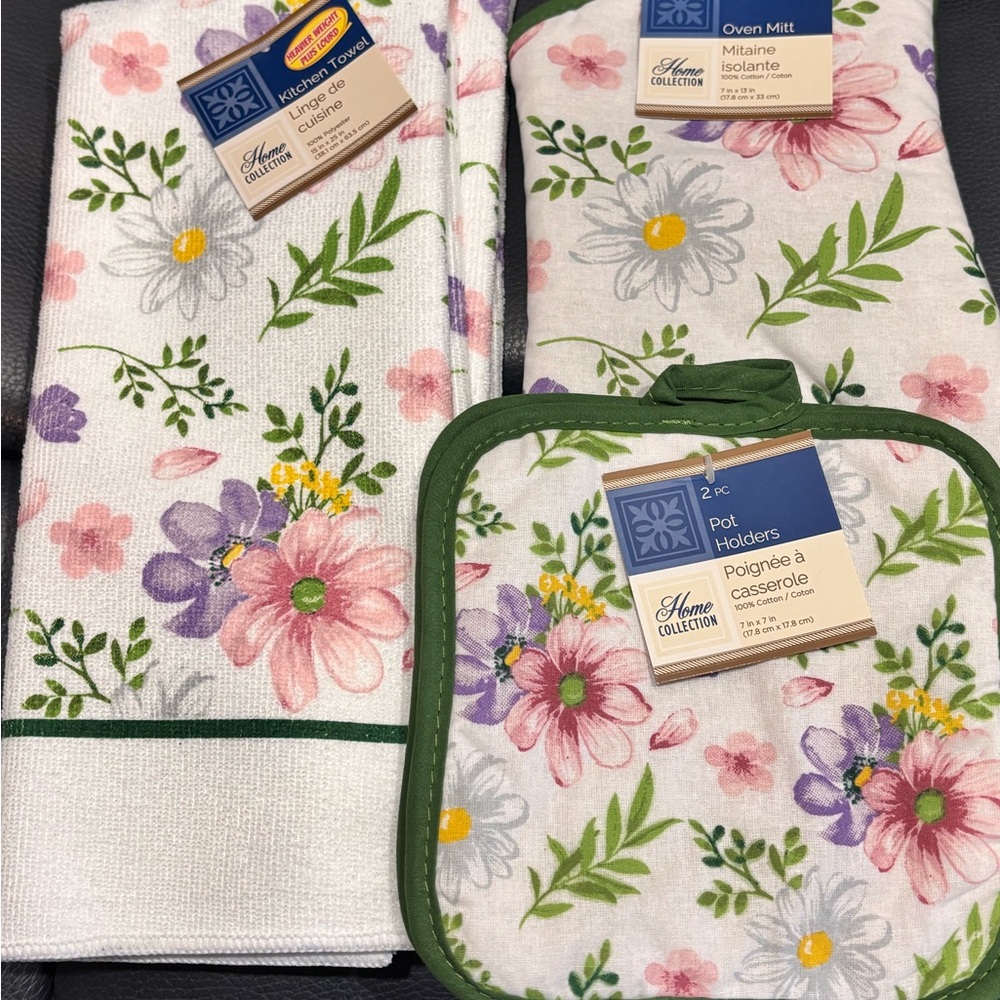 Home Collection Floral Oven Mitt and Towel Set